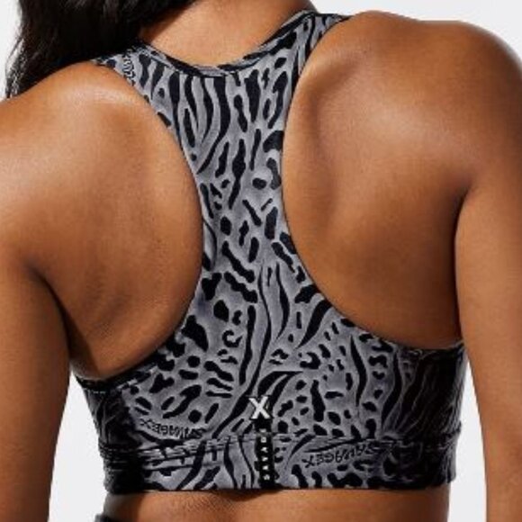 Savage X Fenty lock and lifted half-sip sports bra Size 1X (US 16-18) NWT - Picture 2 of 5